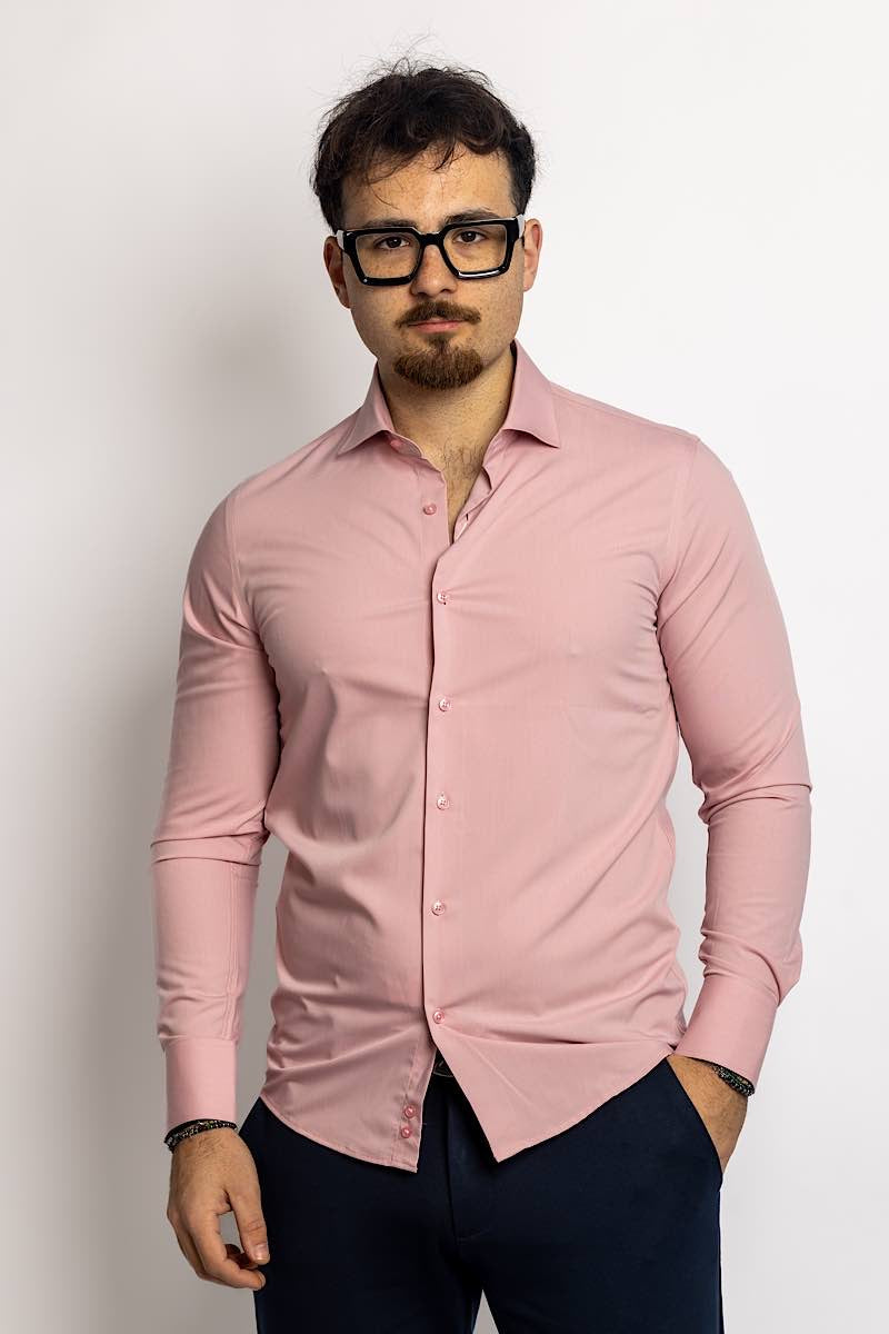 Camicia no stiro, camicia stiro facile, camicia da abito, camicia in cotone leggero. Slim fit, modello aderente, camicia elasticizzata. saldi, prezzi bassi, amazon, asos, zalando. camicia di seta, camicia di lino, camicia di qualità, azzurro, rosa antico, rosa forte, rossa, bianca, nera, blu scuro, celest, grigio perla, azzurro, beige, oro crema. Camicie hugo boss, giorgio armani, ralph laurent, suitsupply