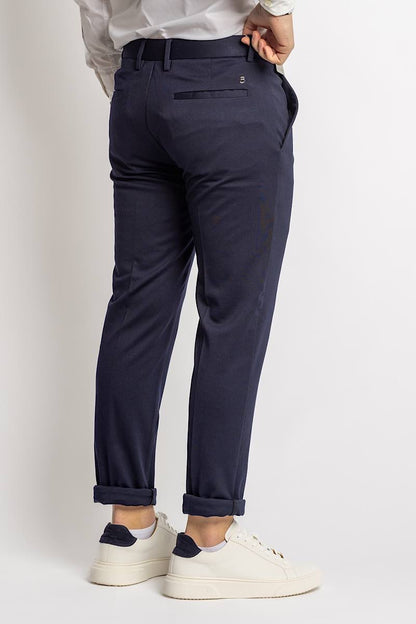 jeans Pantalone modello baggy, carrot fit, balloons, pantaloni regular fit morbidi di gamba, cotone popeline, cotone twill. Pantaloni classici, pantaloni slim fit. pantaloni da spezzato, pantaloni per giacca, pantaloni per uscire, da cerimonia, da eventi, per comunioni, per battesimo, per diciottesimo, pantaloni da battaglia, da lavoro, a poco prezzo, in saldi, nuova collezione estivi. zara, zalando, asos, shen, temu