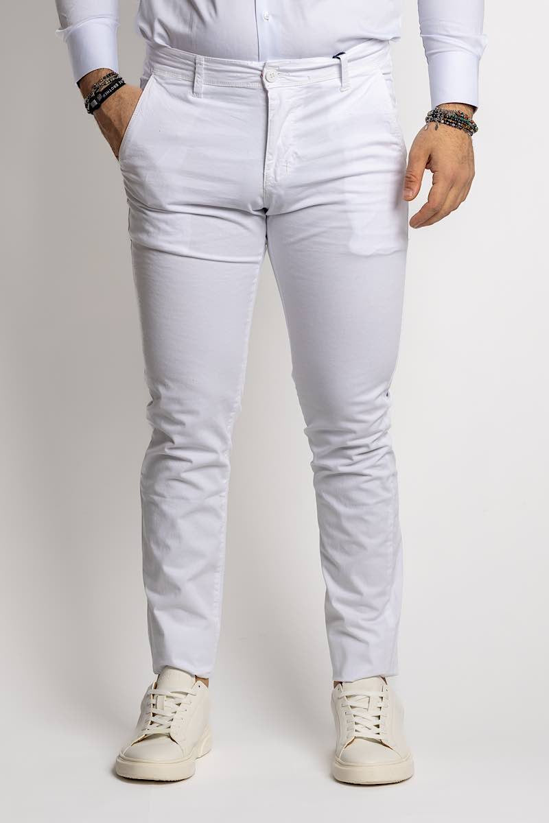 jeans Pantalone modello baggy, carrot fit, balloons, pantaloni regular fit morbidi di gamba, cotone popeline, cotone twill. Pantaloni classici, pantaloni slim fit. pantaloni da spezzato, pantaloni per giacca, pantaloni per uscire, da cerimonia, da eventi, per comunioni, per battesimo, per diciottesimo, pantaloni da battaglia, da lavoro, a poco prezzo, in saldi, nuova collezione estivi. zara, zalando, asos, shen, temu