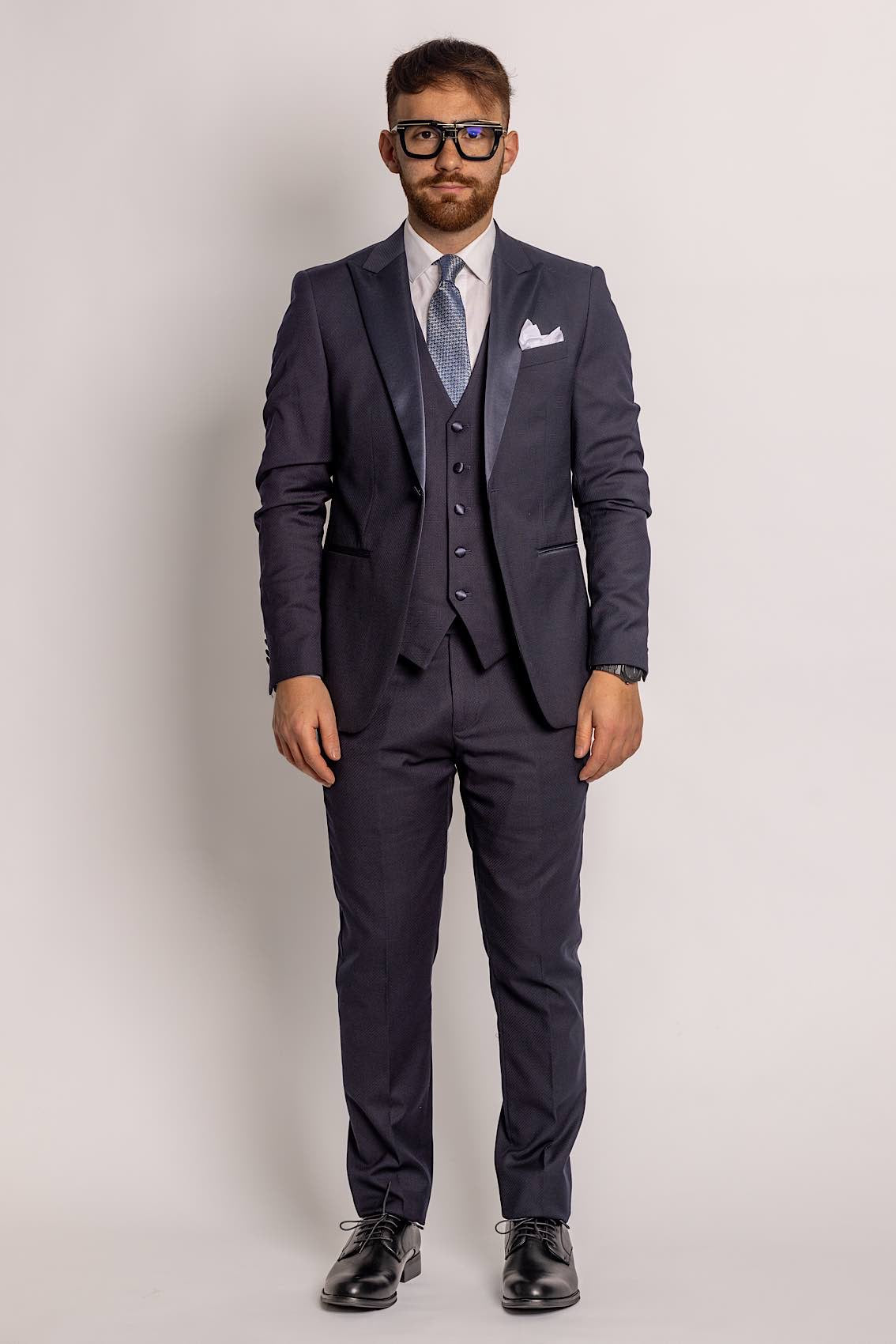 Peak-breasted tuxedo model suit with waistcoat | Blue