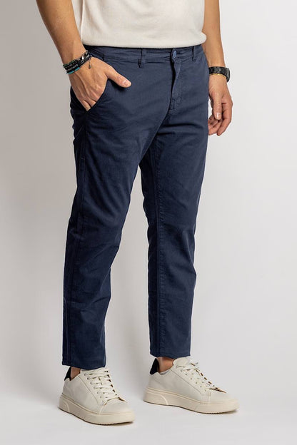 jeans Pantalone modello baggy, carrot fit, balloons, pantaloni regular fit morbidi di gamba, cotone popeline, cotone twill. Pantaloni classici, pantaloni slim fit. pantaloni da spezzato, pantaloni per giacca, pantaloni per uscire, da cerimonia, da eventi, per comunioni, per battesimo, per diciottesimo, pantaloni da battaglia, da lavoro, a poco prezzo, in saldi, nuova collezione estivi. zara, zalando, asos, shen, temu skinny, slim