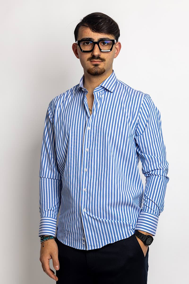 Camicia no stiro, camicia stiro facile, camicia da abito, camicia in cotone leggero. Slim fit, modello aderente, camicia elasticizzata. saldi, prezzi bassi, amazon, asos, zalando. camicia di seta, camicia di lino, camicia di qualità, azzurro, rosa antico, rosa forte, rossa, bianca, nera, blu scuro, celest, grigio perla, azzurro, beige, oro crema. Camicie hugo boss, giorgio armani, ralph laurent, suitsupply, rigata, mille righe, camicia fantasia, a strisce