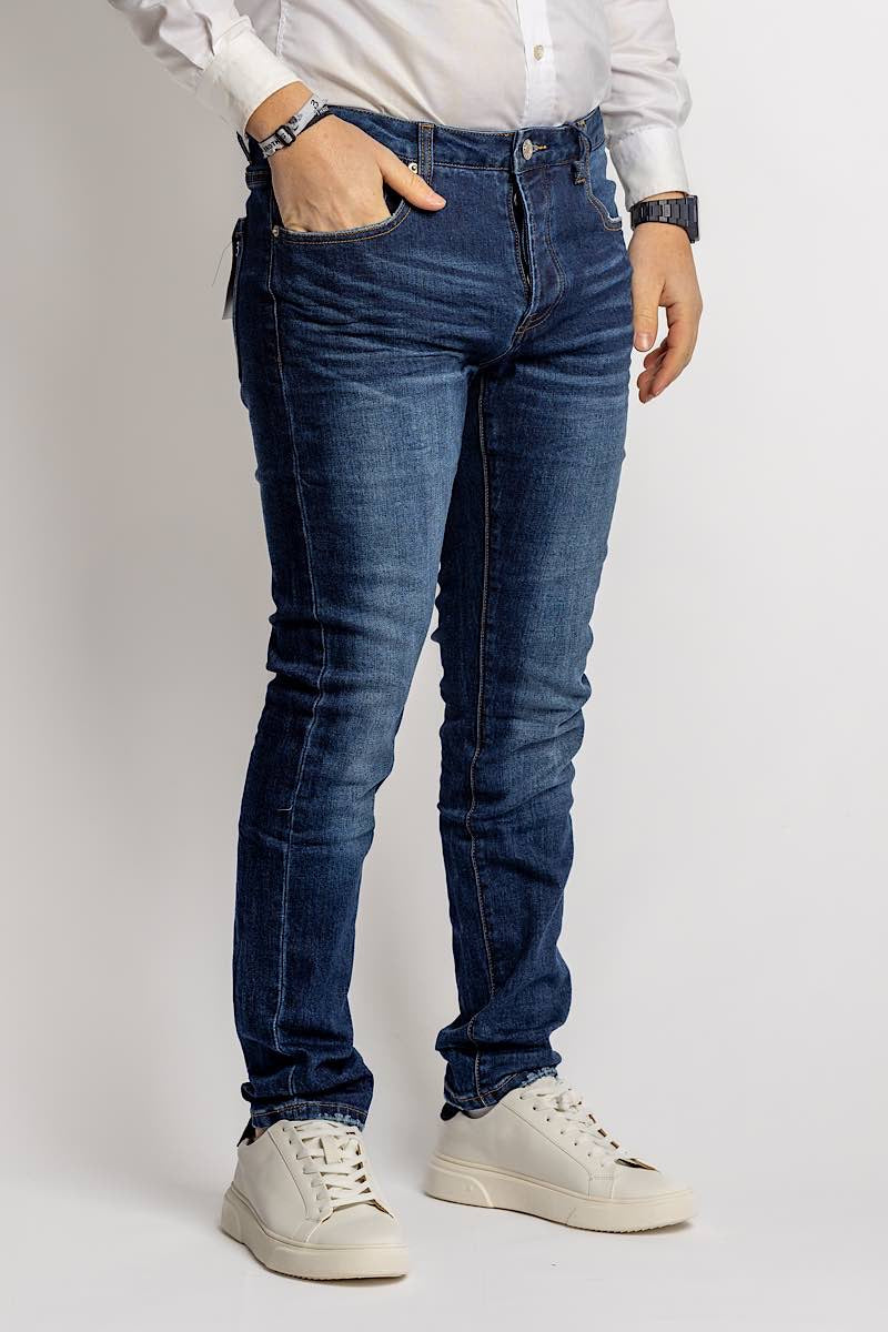 jeans Pantalone modello baggy, carrot fit, balloons, pantaloni regular fit morbidi di gamba, cotone popeline, cotone twill. Pantaloni classici, pantaloni slim fit. pantaloni da spezzato, pantaloni per giacca, pantaloni per uscire, da cerimonia, da eventi, per comunioni, per battesimo, per diciottesimo, pantaloni da battaglia, da lavoro, a poco prezzo, in saldi, nuova collezione estivi. zara, zalando, asos, shen, temu