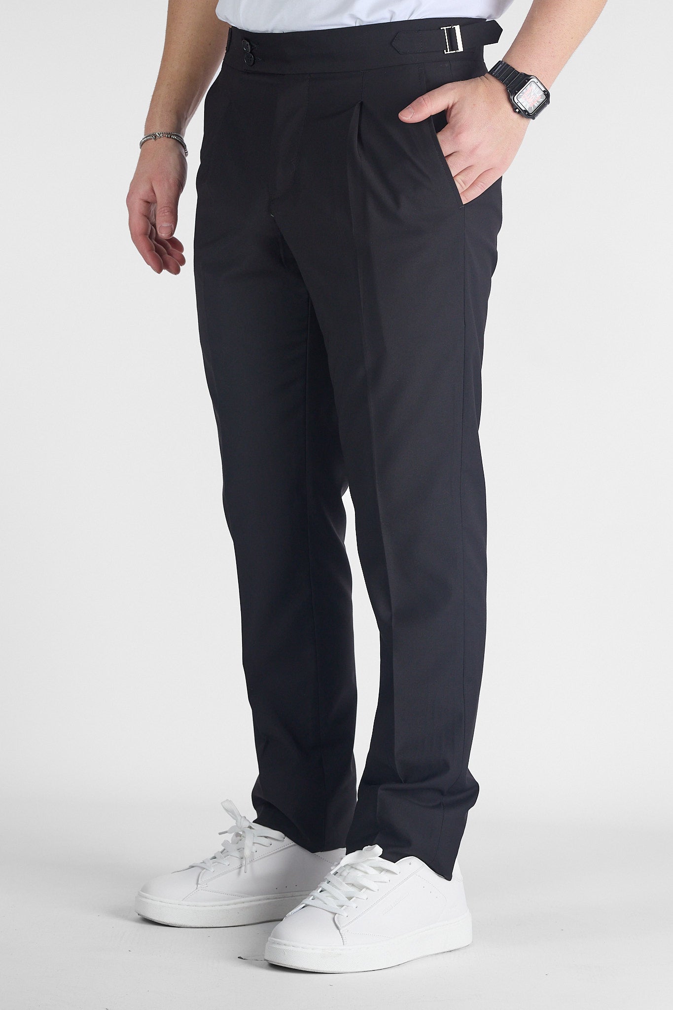 Pantalone Monte Carlo con Fibbia Laterale e Pinces | Nero