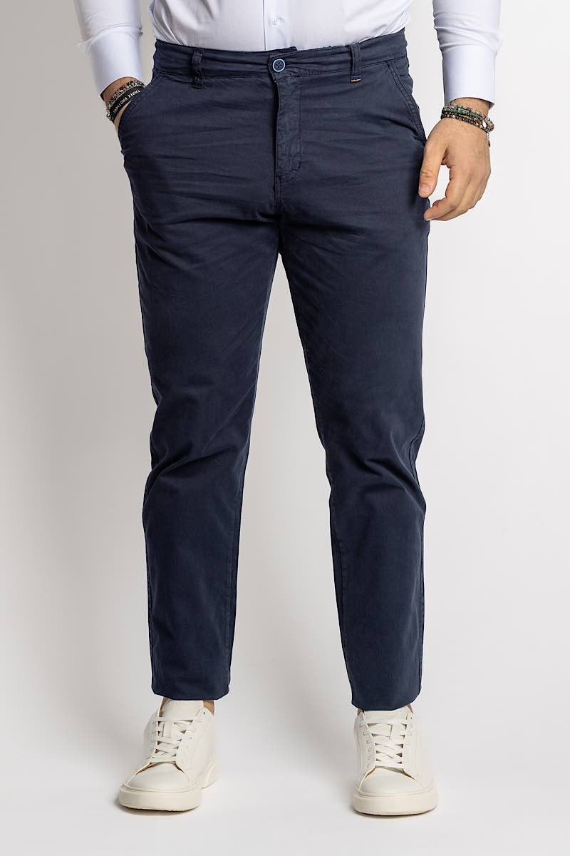 jeans Pantalone modello baggy, carrot fit, balloons, pantaloni regular fit morbidi di gamba, cotone popeline, cotone twill. Pantaloni classici, pantaloni slim fit. pantaloni da spezzato, pantaloni per giacca, pantaloni per uscire, da cerimonia, da eventi, per comunioni, per battesimo, per diciottesimo, pantaloni da battaglia, da lavoro, a poco prezzo, in saldi, nuova collezione estivi. zara, zalando, asos, shen, temu