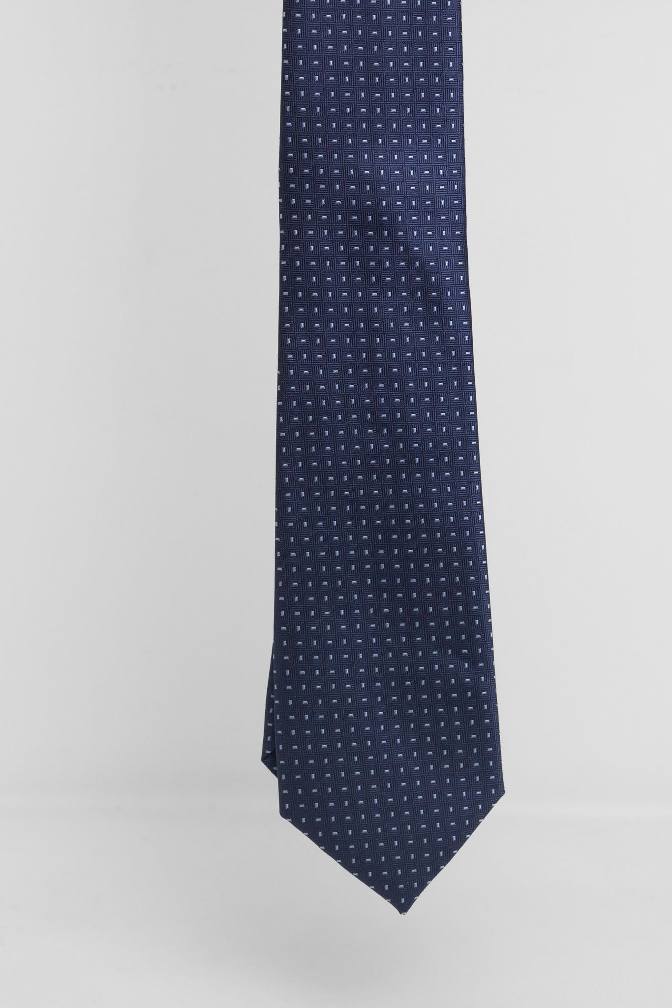 Cravatta Tre Pieghe Fantasia Trattini Fondo Blu e Celeste | 2 Per €20