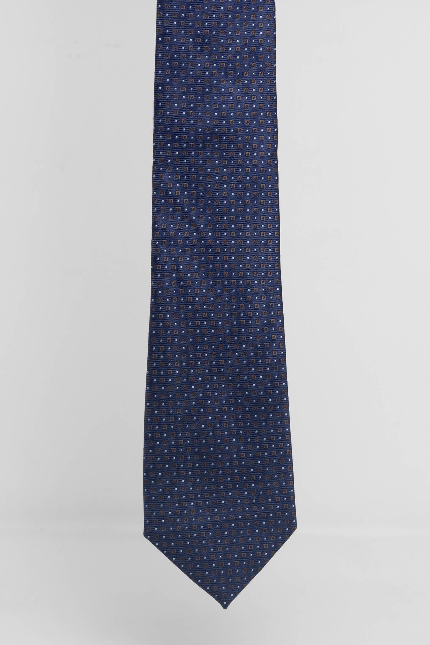 Cravatta Tre Pieghe Fondo Blu Quadratini Marroni | 2 Per €20