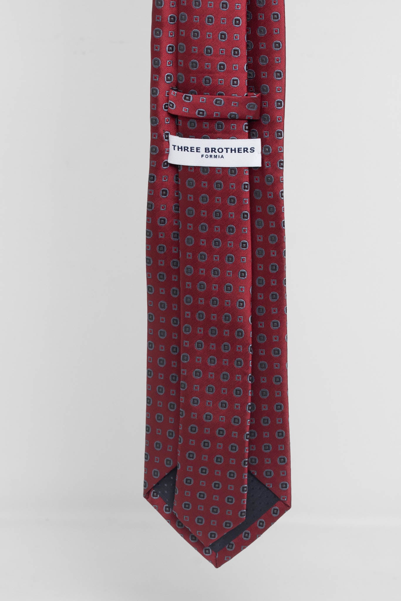 Cravatta Tre Pieghe Fantasia Unica Geometrica Fondo Bordeaux e Grigio | 2 Per €20